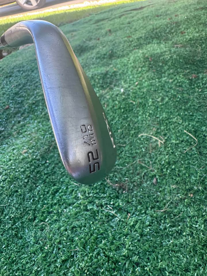 52 degree RTX4 CLEVELAND GOLF WEDGE