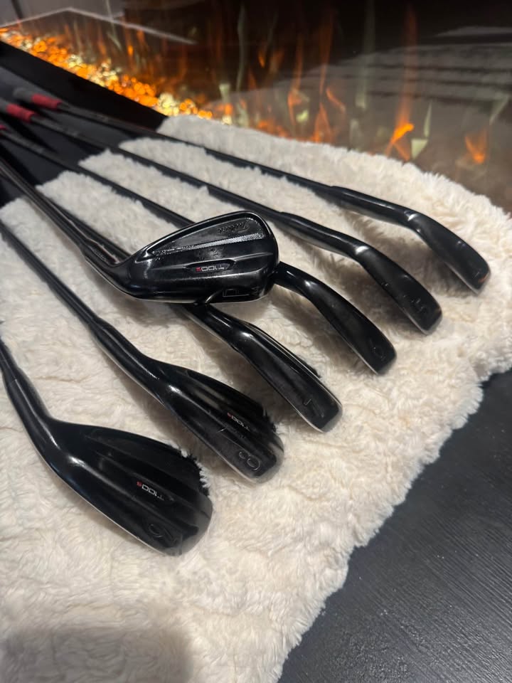LMTD Titleist T100S Black 4-pw Iron set