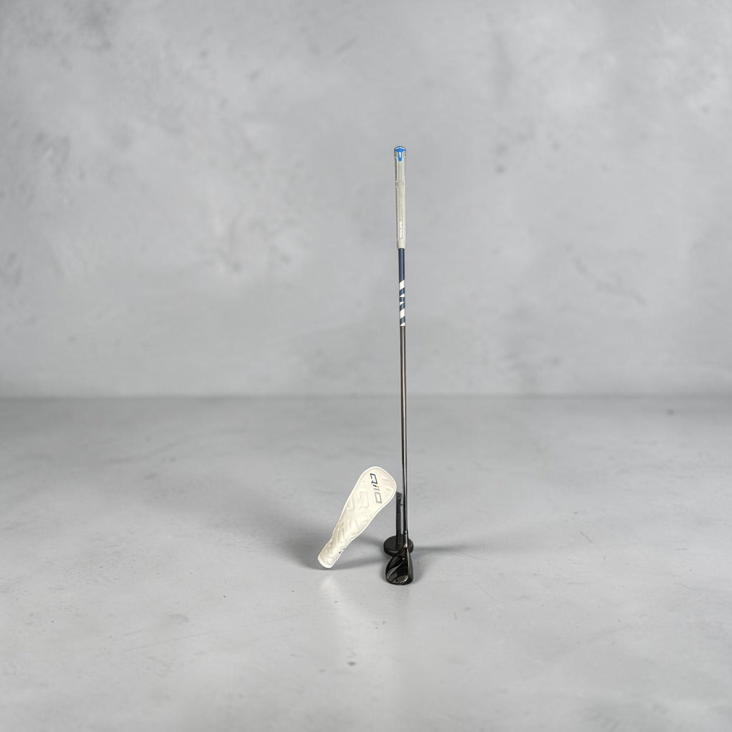 SOLD - Taylor Made Qi10 3 hybrid golf
