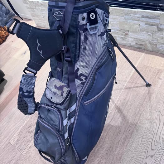 SUN MOUNTAIN 14 way STAND AND CARRY BAG