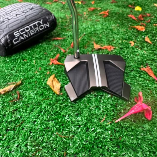 Black Phantom 11 Scotty Golf Putter Limited