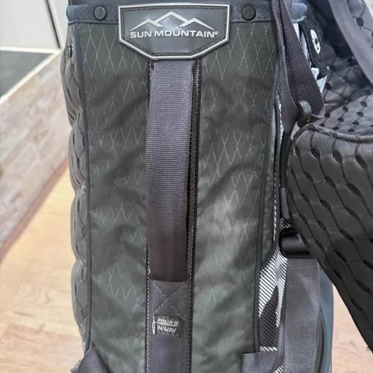 SUN MOUNTAIN 14 way STAND AND CARRY BAG