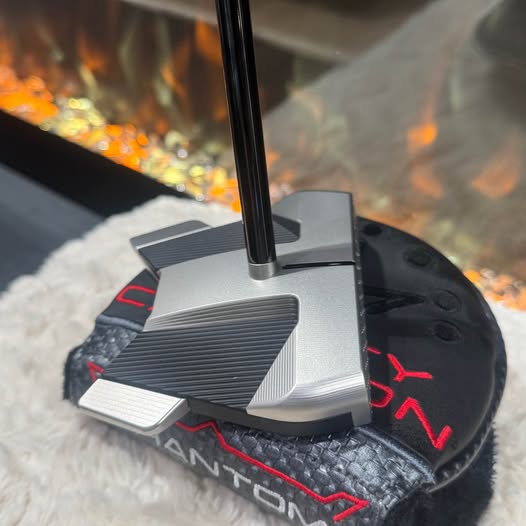 SCOTTY CAMERON 11r OC GOLF PUTTER