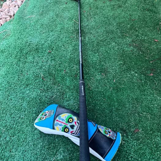 TAYLOR MADE QI4D HYBRID GOLF CLUB