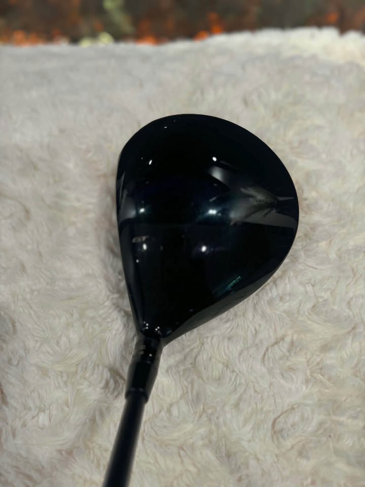 TITLEIST GT3 GOLF DRIVER