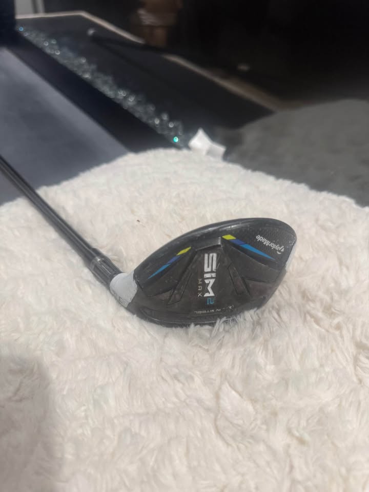 TAYLOR MADE SIM 2 MAX HYBRID