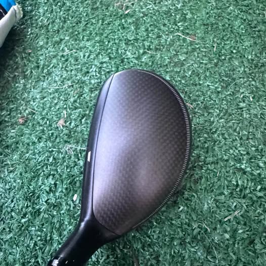 TAYLOR MADE QI4D HYBRID GOLF CLUB