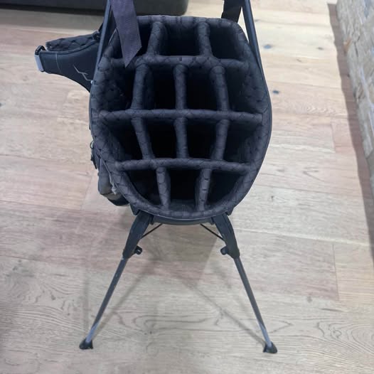 SUN MOUNTAIN 14 way STAND AND CARRY BAG