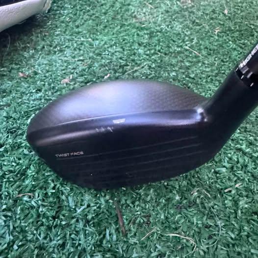 TAYLOR MADE QI4D HYBRID GOLF CLUB