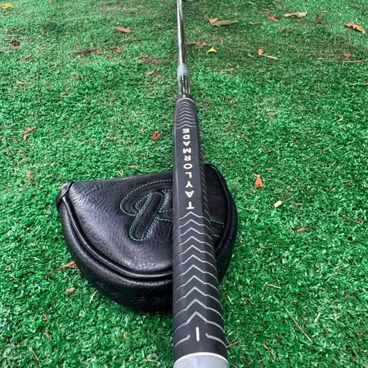Taylor made TP reserve Fang Mallet golf putter