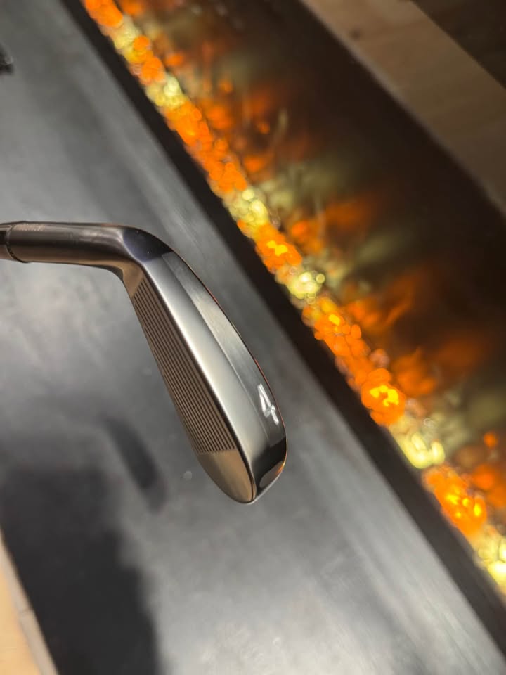 SRIXON ZXI7 FOUR IRON - BLACK CHROME 🕺