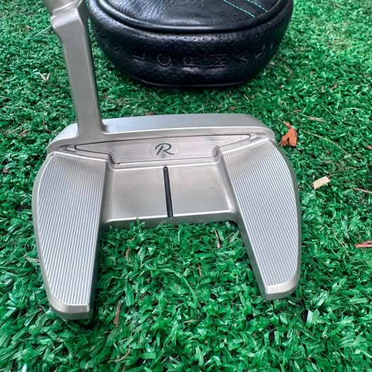 Taylor made TP reserve Fang Mallet golf putter