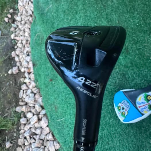 TAYLOR MADE QI4D HYBRID GOLF CLUB