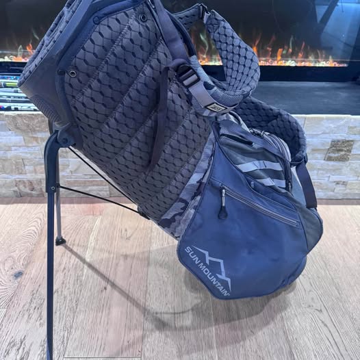 SUN MOUNTAIN 14 way STAND AND CARRY BAG