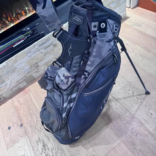 SUN MOUNTAIN 14 way STAND AND CARRY BAG