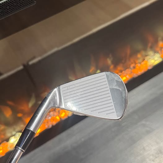 SRIXON ZX5 - 7 IRON (NEW IN PACKAGING)